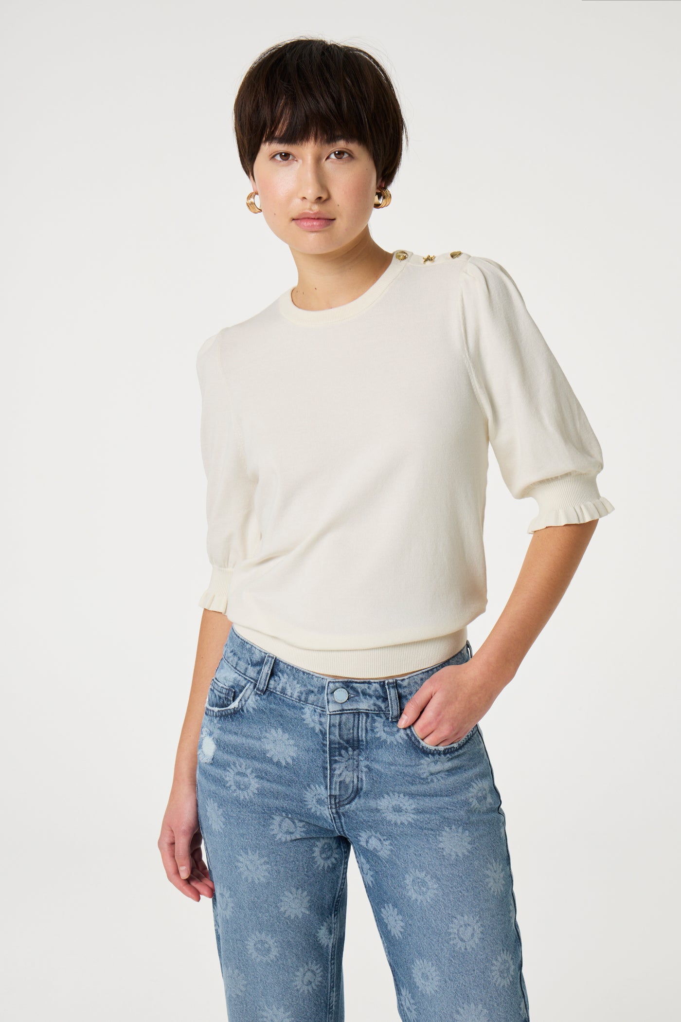 Molly short sleeve pullover in cosy white